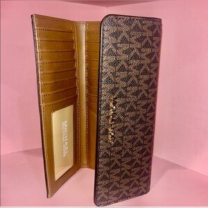 New Michael Kors Brown Monogram wallet